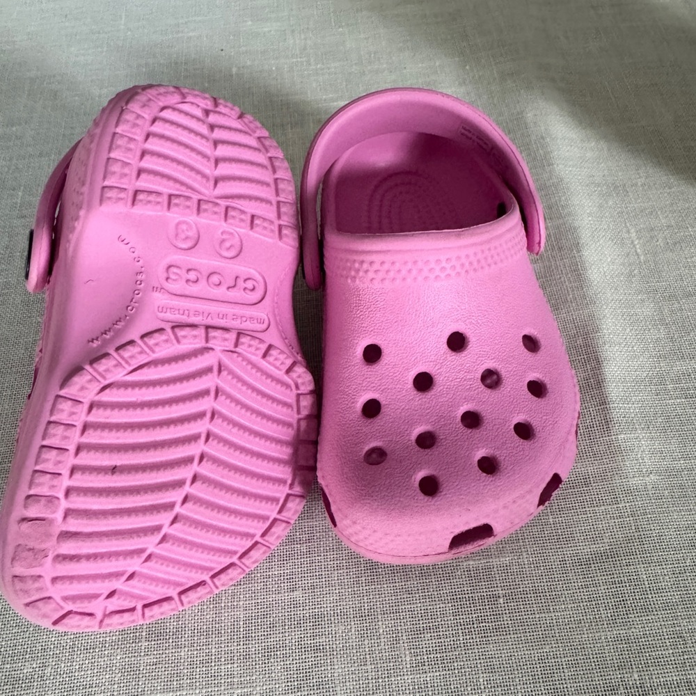 CROCS Kids Pink Water Shoes - Picture 2 of 2